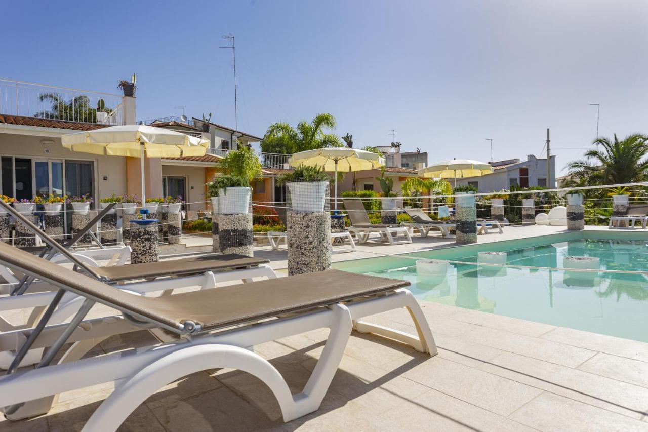 Small Luxury Apartments Pool And Sea View - Stella Del Mare Fontane Bianche Exterior foto