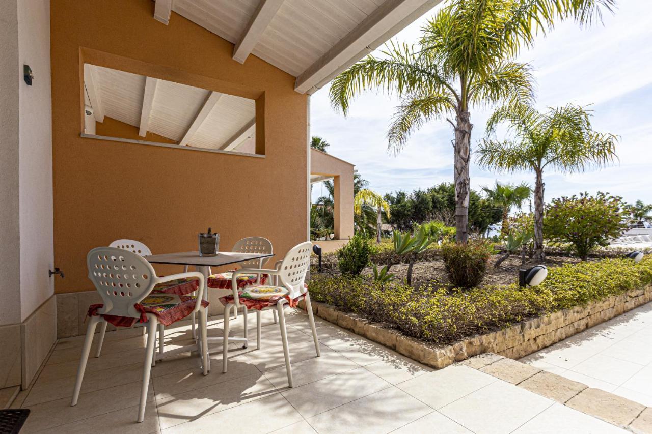 Small Luxury Apartments Pool And Sea View - Stella Del Mare Fontane Bianche Exterior foto